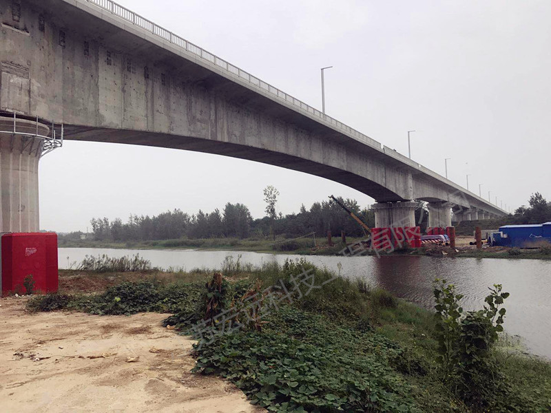 商合杭铁路防撞设施